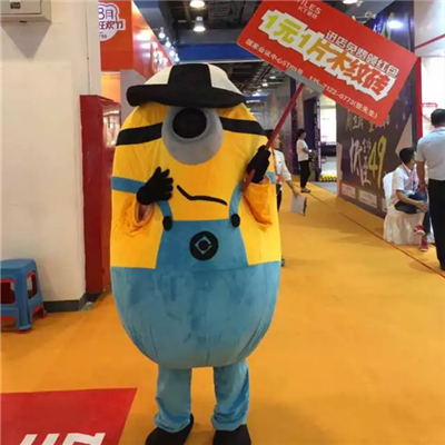 小黃人也賣磚了，就在北京華夏家博會(huì)KT瓷磚展位，今天見(jiàn)！明天見(jiàn)！后天見(jiàn)！