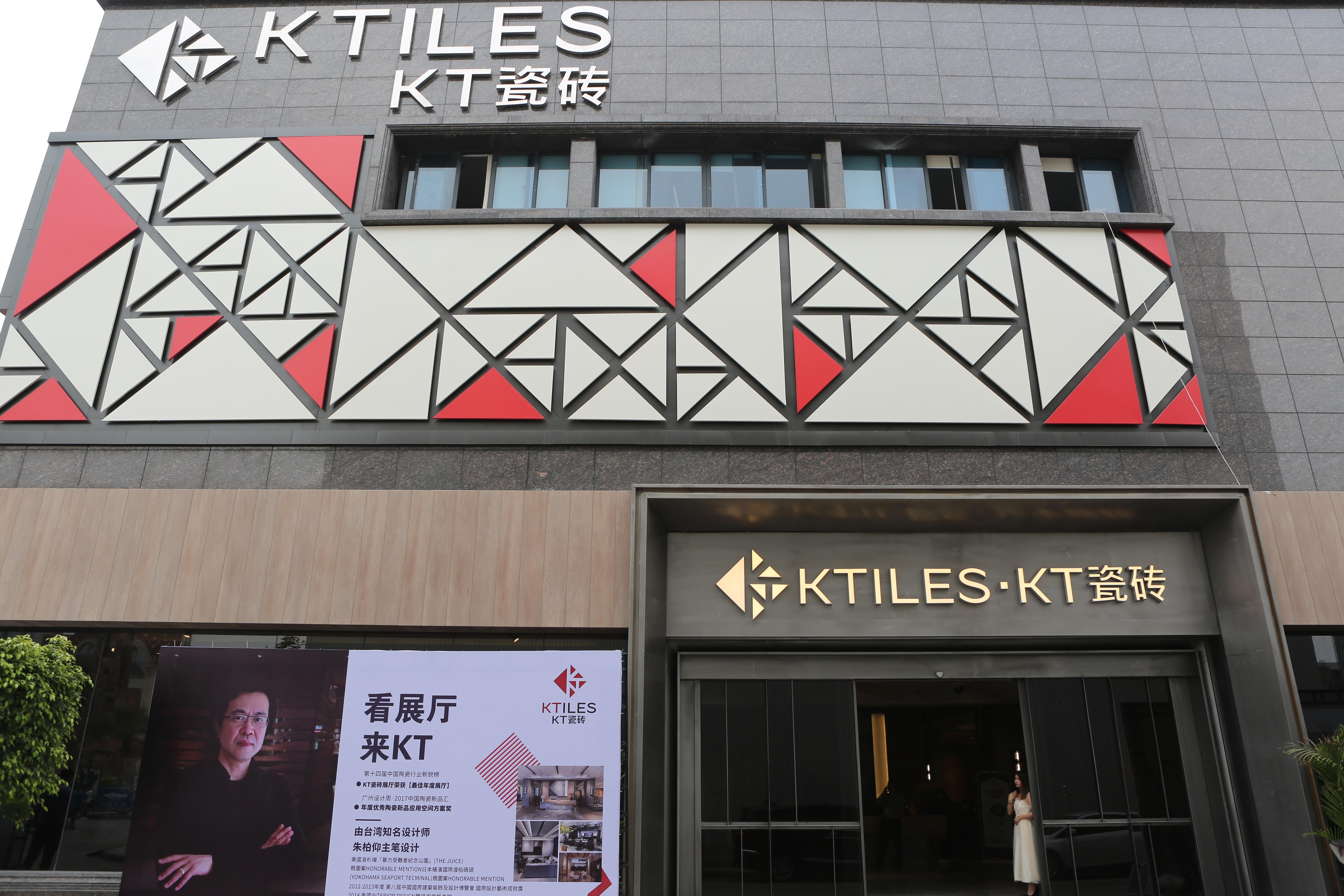 陶博會期間，這個展廳熱鬧非凡，只為，給你演繹最好的木紋磚及最佳木紋磚展廳！